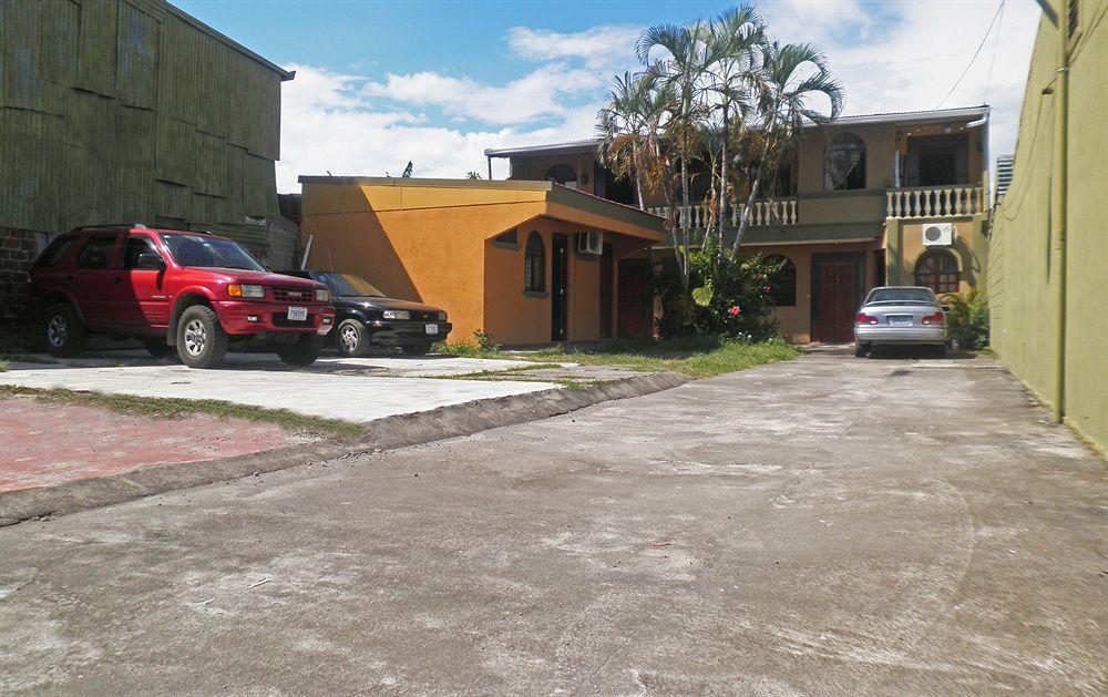 Cabinas Madeleine Puntarenas Luaran gambar