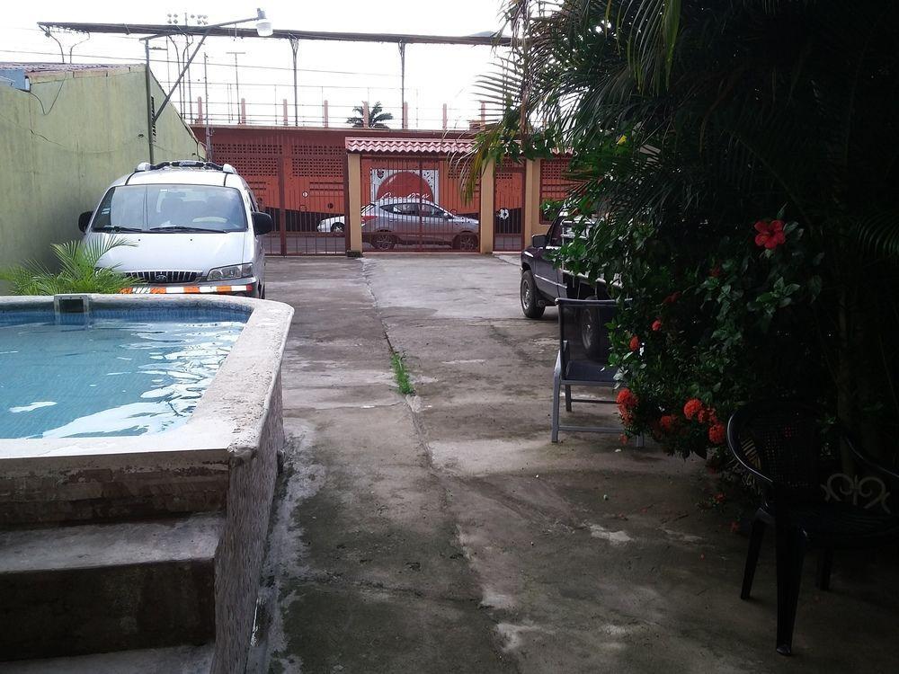 Cabinas Madeleine Puntarenas Luaran gambar