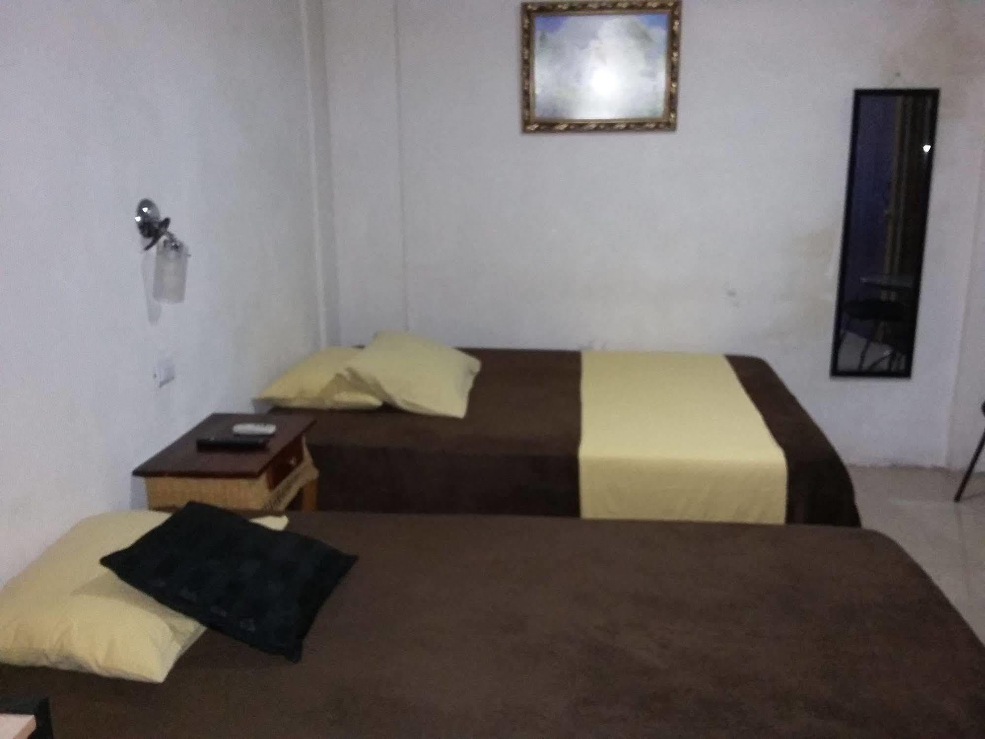 Cabinas Madeleine Puntarenas Luaran gambar