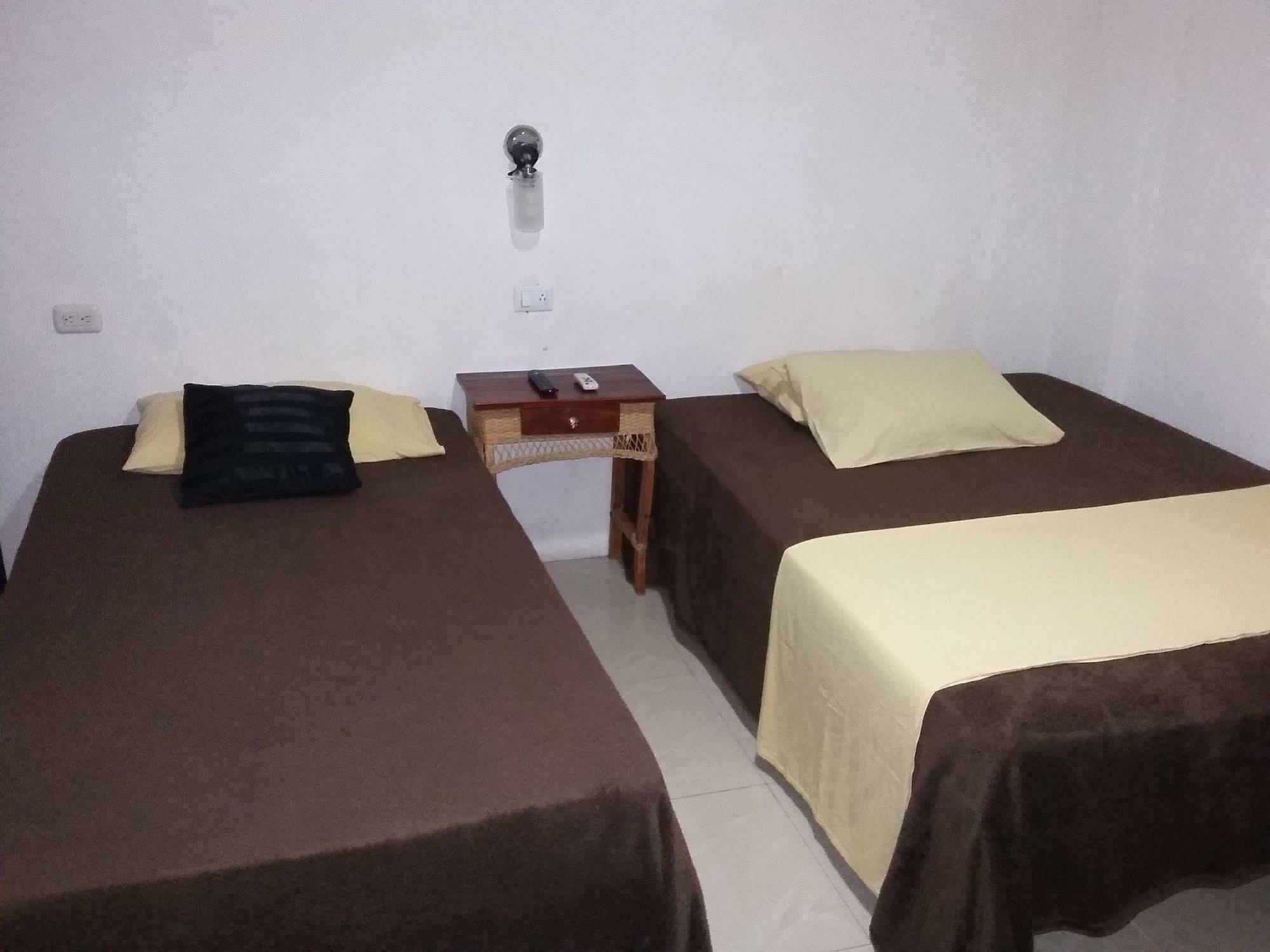 Cabinas Madeleine Puntarenas Luaran gambar